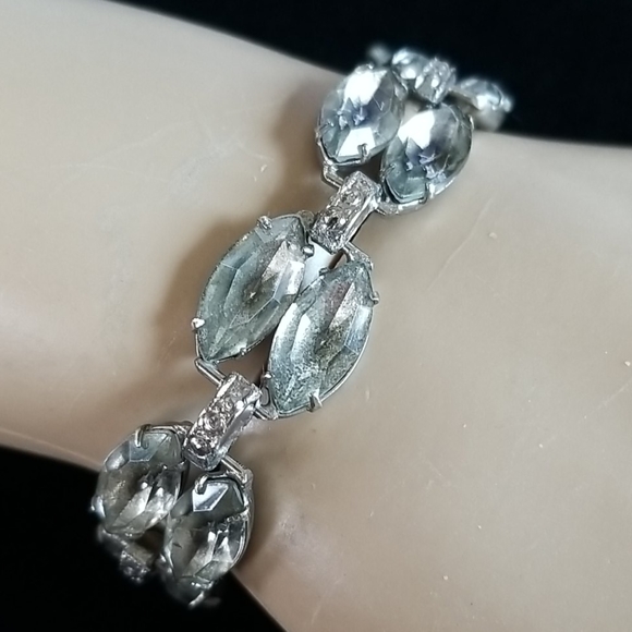 Vintage Mid Century Elegant Smoke Marquis Crystal Silver Tone Bracelet - Picture 10 of 16